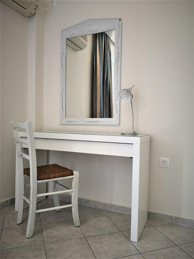 Neorio Studios Poros Town Extérieur photo